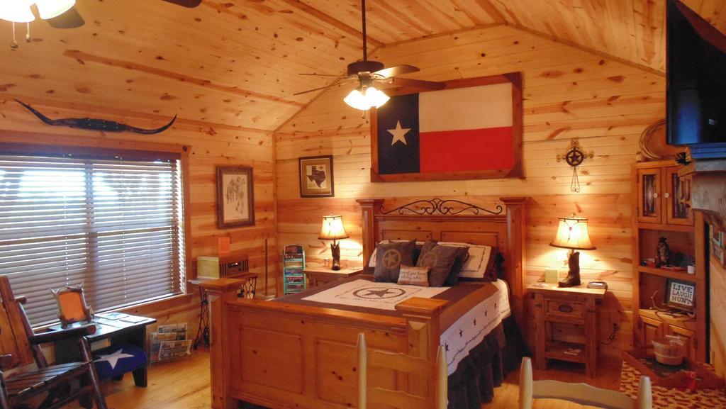 Texas T Bed And Breakfast Llano Eksteriør bilde