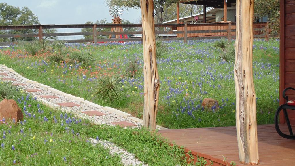 Texas T Bed And Breakfast Llano Eksteriør bilde