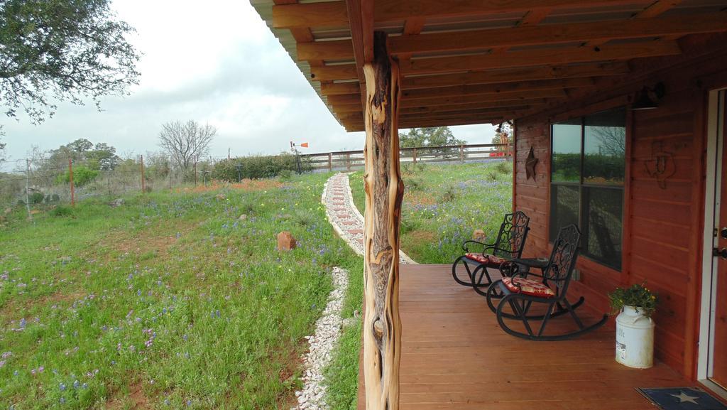Texas T Bed And Breakfast Llano Eksteriør bilde