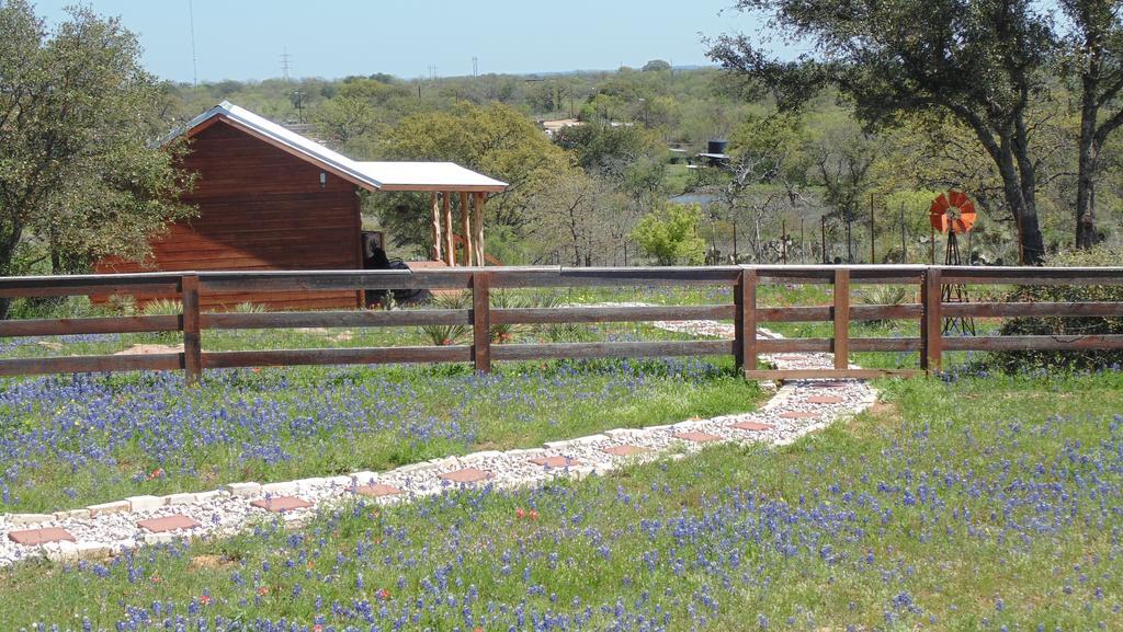 Texas T Bed And Breakfast Llano Eksteriør bilde